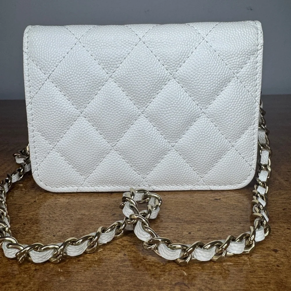 CHANEL White Caviar Leather cardholder on chain - Picture 3 of 15